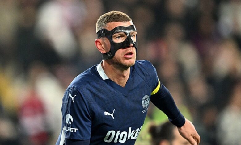 Fenerbahçe’den Edin Dzeko kararı! Tecrübeli golcüyle yollar ayrılıyor 22 Fenerbahçe’den Edin Dzeko kararı! Tecrübeli golcüyle yollar ayrılıyor- Fenerbahçe