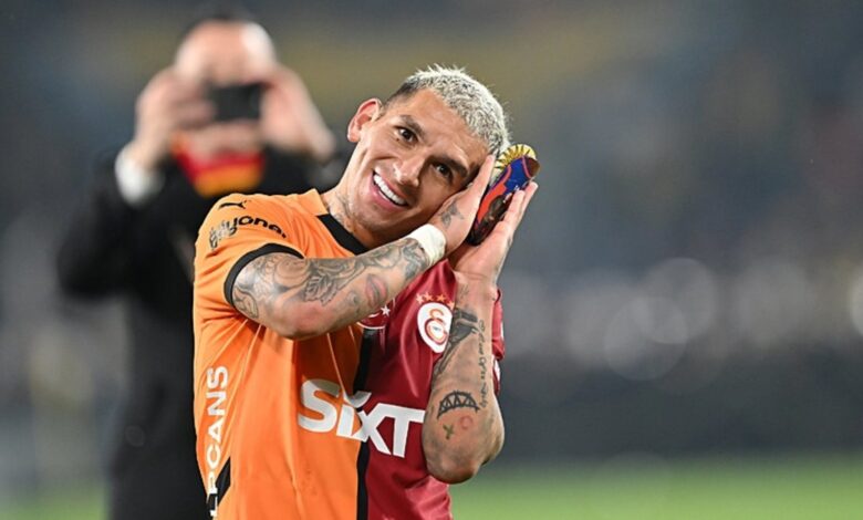 Galatasaray'dan sürpriz Lucas Torreira hamlesi! Transfer söylentileri sürerken... 18 Galatasaray'dan sürpriz Lucas Torreira hamlesi! Transfer söylentileri sürerken...- Futbol