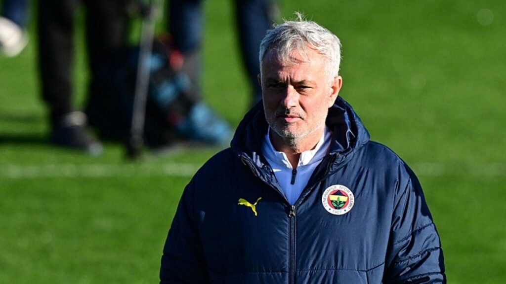 Gündeme bomba gibi düştü! Federasyon Jose Mourinho'yu göreve getirmek istiyor- Fenerbahçe