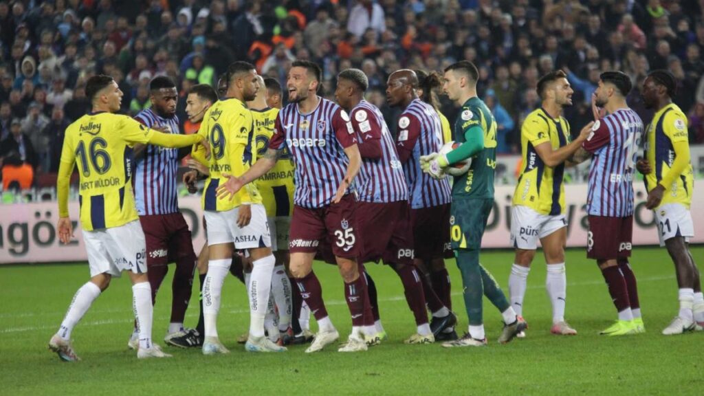 Kadıköy'de dev randevu! İşte Fenerbahçe-Trabzonspor maçının 11'leri- Fenerbahçe