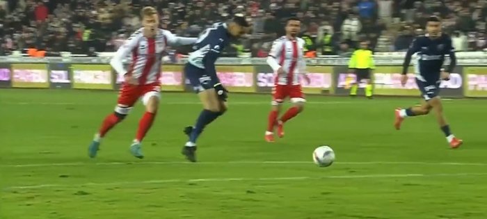 Net Global Sivasspor-Fenerbahçe maçında kırmızı kart!- Fenerbahçe