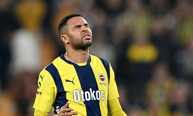 Net Global Sivasspor-Fenerbahçe maçında kırmızı kart! 15 Net Global Sivasspor-Fenerbahçe maçında kırmızı kart!- Fenerbahçe