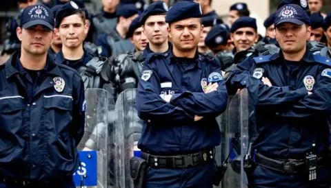 POLİS HAFTASI MESAJLARI👨‍✈️👩‍✈️| Polis arkadaşa, eşe, babaya, sevgiliye en güzel polis haftası mesajları- Diğer Haberler