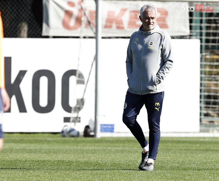 Usta gazeteci Fenerbahçe’deki ayrılıkları duyurdu: "İki yıldız sezon sonunda veda ediyor!"- Fenerbahçe