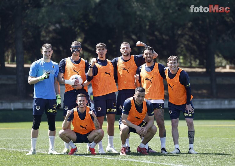 Usta gazeteci Fenerbahçe’deki ayrılıkları duyurdu: "İki yıldız sezon sonunda veda ediyor!"- Fenerbahçe