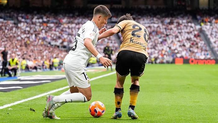 '10 numaralı forma Arda Güler'e...' Taraftarlar sosyal medyayı esir aldı: Real Madrid'e binlerce mesaj- Futbol