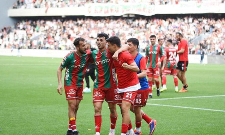 3. Lig'de play-off üçüncü tur maçları başlıyor 11 3. Lig'de play-off üçüncü tur maçları başlıyor- İngiltere Premium Lig