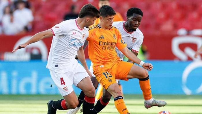Arda Güler, Carmona'nın belini kırdı, İspanyollar ayağa kalktı: Önümüzdeki 2-3 sezon... 17 Arda Güler, Carmona'nın belini kırdı, İspanyollar ayağa kalktı: Önümüzdeki 2-3 sezon...- Futbol