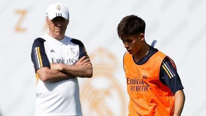 Arda Güler gerçeğini şok sözlerle açıkladı! 'Çıkarcı pohpohlamalar...' İspanya'da Barcelona-Real Madrid maçına saatler kala gündemi sallayan ifadeler... 29 Arda Güler gerçeğini şok sözlerle açıkladı! 'Çıkarcı pohpohlamalar...' İspanya'da Barcelona-Real Madrid maçına saatler kala gündemi sallayan ifadeler...- Futbol