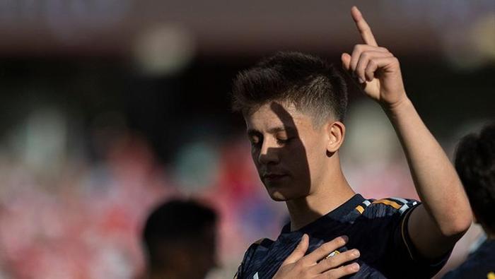 Arda Güler gerçeğini şok sözlerle açıkladı! 'Çıkarcı pohpohlamalar...' İspanya'da Barcelona-Real Madrid maçına saatler kala gündemi sallayan ifadeler... 27 Arda Güler gerçeğini şok sözlerle açıkladı! 'Çıkarcı pohpohlamalar...' İspanya'da Barcelona-Real Madrid maçına saatler kala gündemi sallayan ifadeler...- Futbol