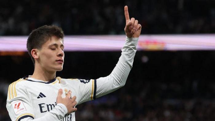 Arda Güler İspanya'yı ayağa kaldırdı: Kariyerindeki dönüm noktası açıklandı! 'Real Madrid'in tartışmasız yıldızı' 33 Arda Güler İspanya'yı ayağa kaldırdı: Kariyerindeki dönüm noktası açıklandı! 'Real Madrid'in tartışmasız yıldızı'- Futbol