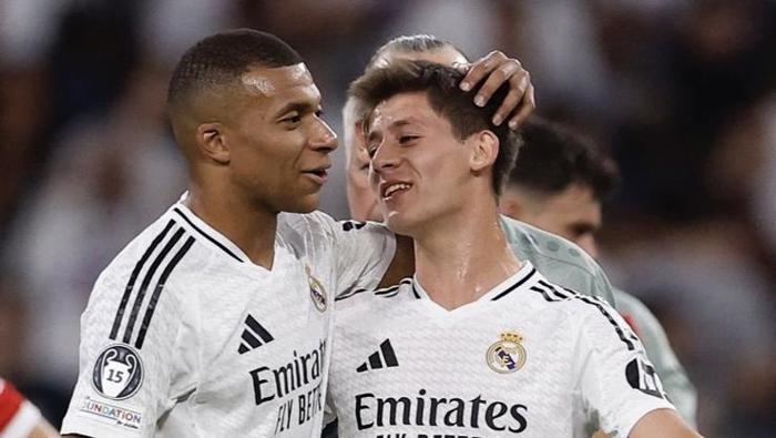 Arda Güler İspanya'yı ayağa kaldırdı: Kariyerindeki dönüm noktası açıklandı! 'Real Madrid'in tartışmasız yıldızı' 34 Arda Güler İspanya'yı ayağa kaldırdı: Kariyerindeki dönüm noktası açıklandı! 'Real Madrid'in tartışmasız yıldızı'- Futbol