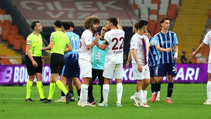'Barış Alper'in şampiyonluk selfiesine kırmızı kart...' 36. haftanın hakem raporu açıklandı: 5 yıldızlı bilgisayar... 38 'Barış Alper'in şampiyonluk selfiesine kırmızı kart...' 36. haftanın hakem raporu açıklandı: 5 yıldızlı bilgisayar...- Futbol