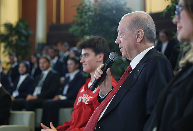 Başkan Recep Tayyip Erdoğan gençler ve milli sporcularla bir araya geldi- Diğer Haberler