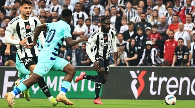 BEŞİKTAŞ ÜÇÜNCÜ OLMAK İSTEMEDİ! Beşiktaş - Çaykur Rizespor maç sonucu: 1-2 29 BEŞİKTAŞ ÜÇÜNCÜ OLMAK İSTEMEDİ! Beşiktaş - Çaykur Rizespor maç sonucu: 1-2- Futbol