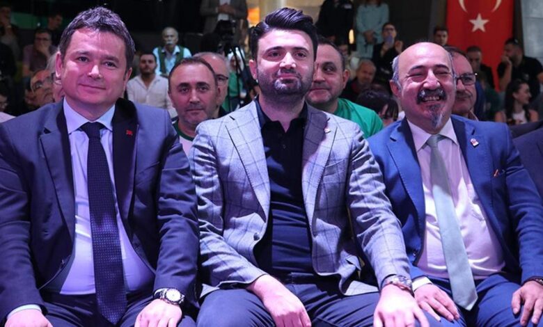 Bursaspor, Süper Lig şampiyonu oluşunun 15. yıl dönümünü kutladı 11 Bursaspor, Süper Lig şampiyonu oluşunun 15. yıl dönümünü kutladı- Futbol