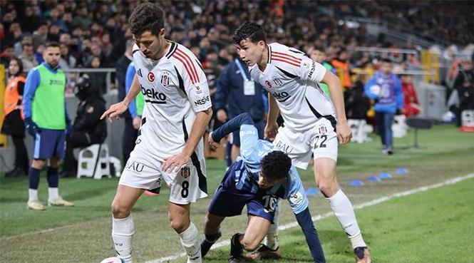 CANLI | Beşiktaş-Adana Demirspor (Süper Lig 35. hafta) 27 CANLI | Beşiktaş-Adana Demirspor (Süper Lig 35. hafta)- Futbol