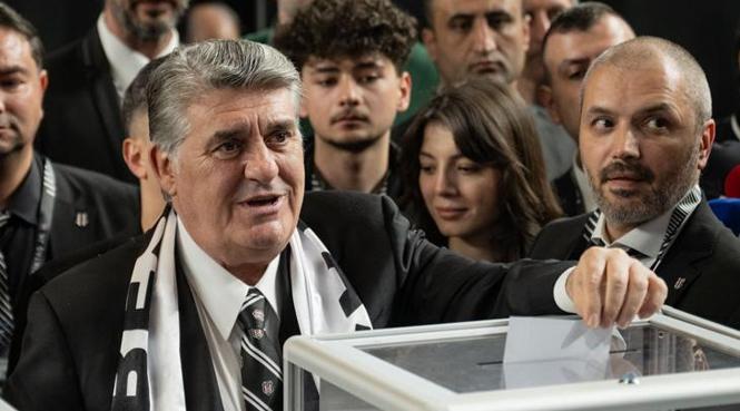 CANLI | Beşiktaş'ta Serdal Adalı, yeniden başkanlığa seçildi! 30 CANLI | Beşiktaş'ta Serdal Adalı, yeniden başkanlığa seçildi!- Futbol
