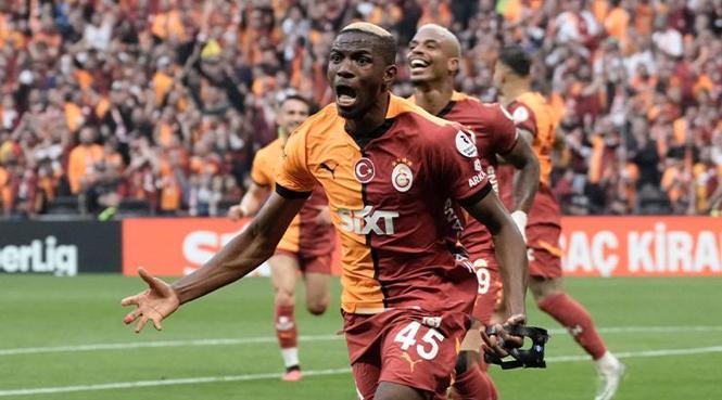 CANLI | Galatasaray Süper Lig'de 25. şampiyonluğunu kutluyor! Osimhen'den roman havası 25 CANLI | Galatasaray Süper Lig'de 25. şampiyonluğunu kutluyor! Osimhen'den roman havası- Futbol