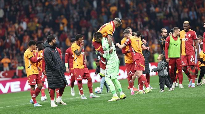 CANLI | Trabzonspor - Galatasaray maçı ne zaman, saat kaçta, hangi kanalda? (Muhtemel 11'ler)- Futbol