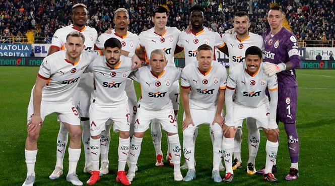 CANLI | Trabzonspor - Galatasaray maçı ne zaman, saat kaçta, hangi kanalda? (Muhtemel 11'ler)- Futbol