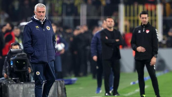 'Daha hızlı bir stoper gerekiyor dedim' Jose Mourinho'dan BBC'ye sürpriz itiraf: Harika bir başkan... 23 'Daha hızlı bir stoper gerekiyor dedim' Jose Mourinho'dan BBC'ye sürpriz itiraf: Harika bir başkan...- Futbol