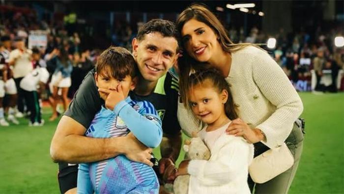Emiliano Martinez adım adım Süper Lig devine doğru! Sürpriz transferi resmen duyurdu 23 Emiliano Martinez adım adım Süper Lig devine doğru! Sürpriz transferi resmen duyurdu- Futbol