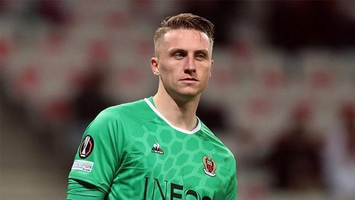 Emiliano Martinez adım adım Süper Lig devine doğru! Sürpriz transferi resmen duyurdu 25 Emiliano Martinez adım adım Süper Lig devine doğru! Sürpriz transferi resmen duyurdu- Futbol