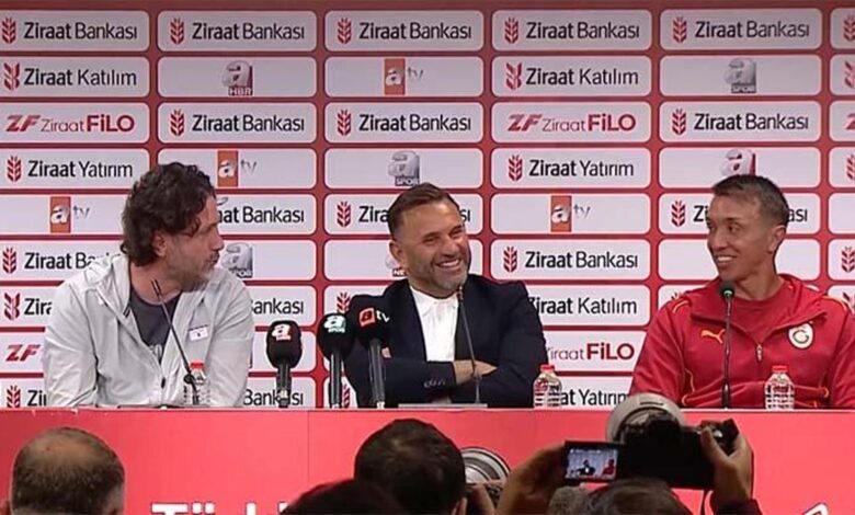 Fatih Tekke'den Muslera'ya: Türkçe konuşsana... 11 Fatih Tekke'den Muslera'ya: Türkçe konuşsana...- Futbol