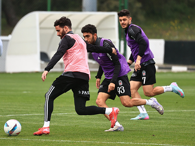 FB-BJK CANLI MAÇ İZLE | Fenerbahçe-Beşiktaş derbisi hangi kanalda ve saat kaçta?- Ligler