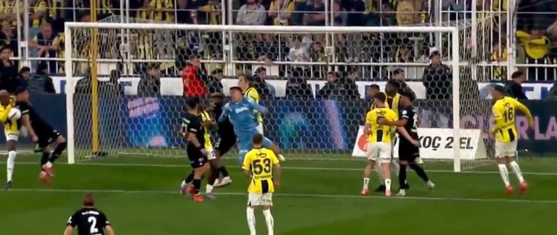Fenerbahçe - Beşiktaş derbisinde penaltı kararı! İşte o pozisyon- Fenerbahçe