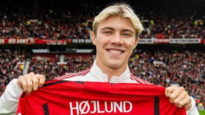 Fenerbahçe bu sefer transfer için gözünü kararttı! Manchester United'ın yıldızı için devrede 22 Fenerbahçe bu sefer transfer için gözünü kararttı! Manchester United'ın yıldızı için devrede- Futbol