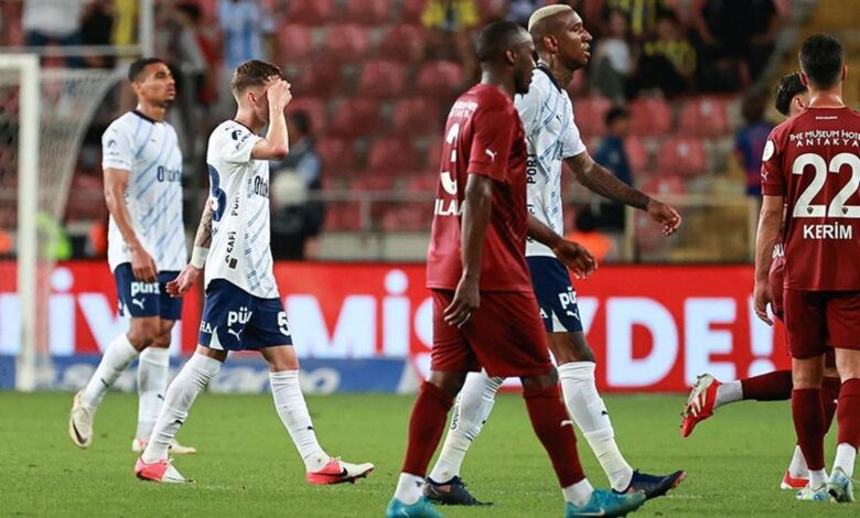 Fenerbahçe, bu sezon ilk kez 4 gol yedi 11 Fenerbahçe, bu sezon ilk kez 4 gol yedi- Futbol