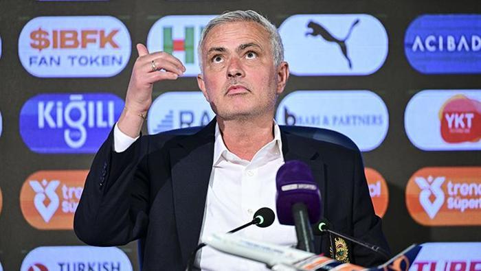 Fenerbahçe-Eyüpspor maçının ardından Jose Mourinho krizi: 'Havaya attığın paraların üzerinde...' Olay sözler! 34 Fenerbahçe-Eyüpspor maçının ardından Jose Mourinho krizi: 'Havaya attığın paraların üzerinde...' Olay sözler!- Futbol