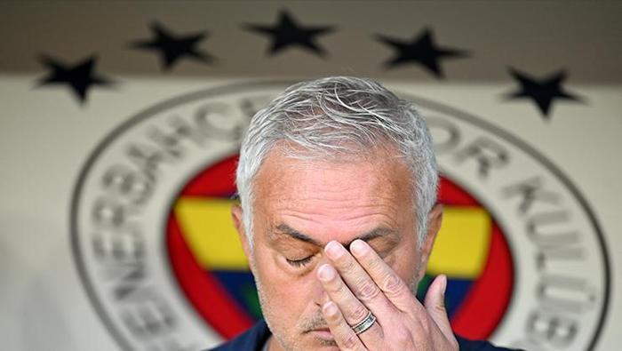 Fenerbahçe-Eyüpspor maçının ardından Jose Mourinho krizi: 'Havaya attığın paraların üzerinde...' Olay sözler! 31 Fenerbahçe-Eyüpspor maçının ardından Jose Mourinho krizi: 'Havaya attığın paraların üzerinde...' Olay sözler!- Futbol