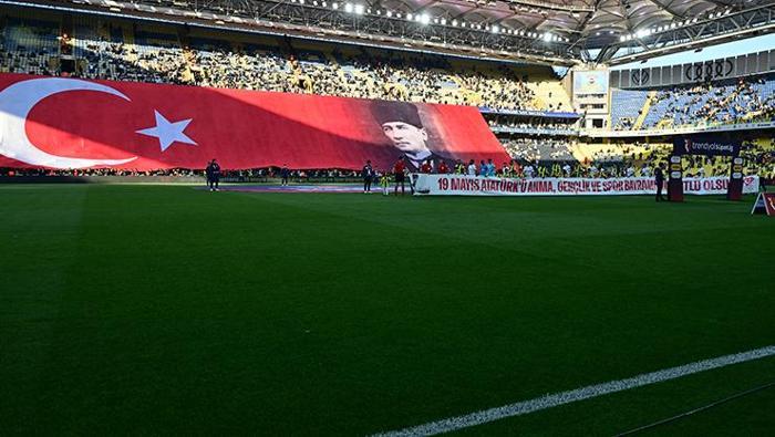 Fenerbahçe-Eyüpspor maçının ardından Jose Mourinho krizi: 'Havaya attığın paraların üzerinde...' Olay sözler! 33 Fenerbahçe-Eyüpspor maçının ardından Jose Mourinho krizi: 'Havaya attığın paraların üzerinde...' Olay sözler!- Futbol