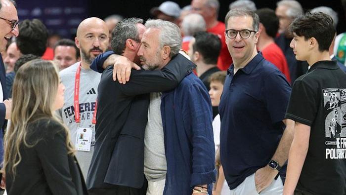 Fenerbahçe finale yükseldi! Ali Koç'un hareketi maça damga vurdu- Ligler