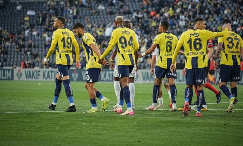 Fenerbahçe gözünü Devler Ligi'ne çevirdi! İşte sarı-lacivertlilerin muhtemel rakipleri 17 Fenerbahçe gözünü Devler Ligi'ne çevirdi! İşte sarı-lacivertlilerin muhtemel rakipleri- Fenerbahçe