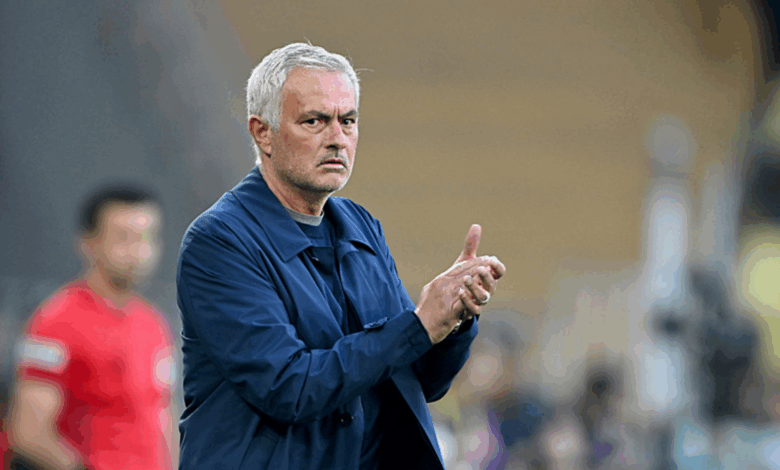 Fenerbahçe Teknik Direktörü Jose Mourinho'dan Galatasaray'a sert sözler! 11 Fenerbahçe Teknik Direktörü Jose Mourinho'dan Galatasaray'a sert sözler!- Futbol