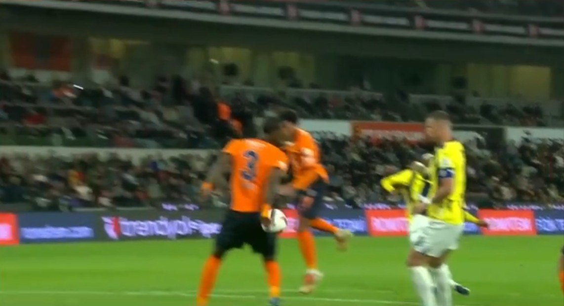 Fenerbahçe VAR'dan penaltı bekledi!- Fenerbahçe