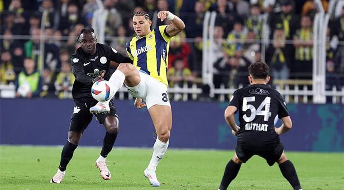 Fenerbahçe'de ayrılık! Devre arası gelmişti hayal kırıklığı yarattı 24 Fenerbahçe'de ayrılık! Devre arası gelmişti hayal kırıklığı yarattı- Futbol