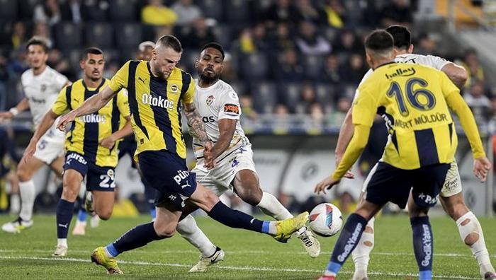 Fenerbahçe'de ayrılık iddiası: Ezeli rakibin elinden alınmıştı, yeni takımı belli oluyor 20 Fenerbahçe'de ayrılık iddiası: Ezeli rakibin elinden alınmıştı, yeni takımı belli oluyor- Futbol