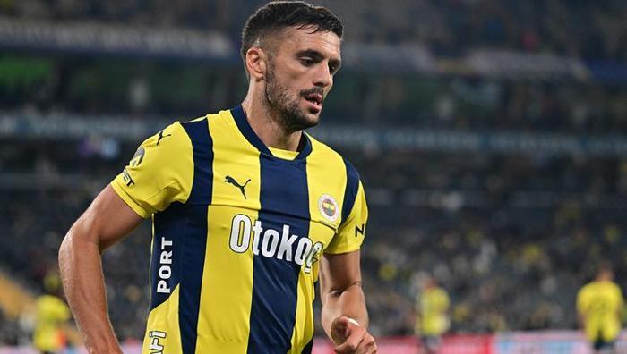 Fenerbahçe'de ayrılık iddiası: Ezeli rakibin elinden alınmıştı, yeni takımı belli oluyor 21 Fenerbahçe'de ayrılık iddiası: Ezeli rakibin elinden alınmıştı, yeni takımı belli oluyor- Futbol