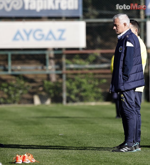 Fenerbahçe'de derbi öncesi çifte şok! İki yıldız isim kadroda yok- Fenerbahçe