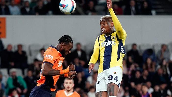 Fenerbahçe'de Dusan Tadic, Talisca'nın üzerine yürüdü! Ortam gerildi 17 Fenerbahçe'de Dusan Tadic, Talisca'nın üzerine yürüdü! Ortam gerildi- Futbol