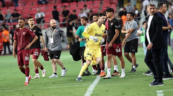 Fenerbahçe'de Ertuğrul Çetin'in büyük üzüntüsü! Koşarak soyunma odasına gitti 21 Fenerbahçe'de Ertuğrul Çetin'in büyük üzüntüsü! Koşarak soyunma odasına gitti- Futbol