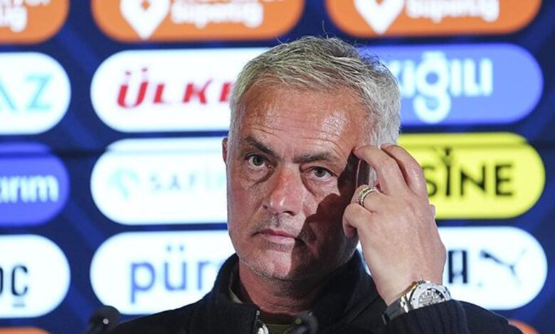 Fenerbahçe'de Jose Mourinho'yla soğuk savaş! İşte son plan... 11 Fenerbahçe'de Jose Mourinho'yla soğuk savaş! İşte son plan...- Diğer Haberler