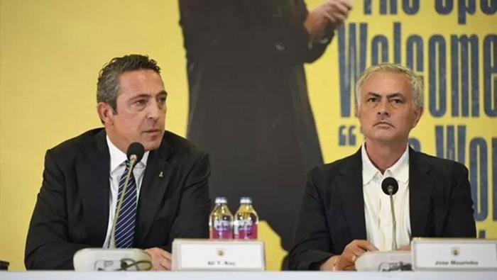 Fenerbahçe'de taşlar yerinden oynuyor! Osimhen, Jose Mourinho'nun kaderiyle oynadı | Sıcak gelişme: Karar verildi 19 Fenerbahçe'de taşlar yerinden oynuyor! Osimhen, Jose Mourinho'nun kaderiyle oynadı | Sıcak gelişme: Karar verildi- Futbol
