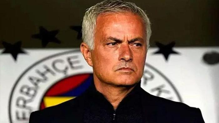 Fenerbahçe'de taşlar yerinden oynuyor! Osimhen, Jose Mourinho'nun kaderiyle oynadı | Sıcak gelişme: Karar verildi 21 Fenerbahçe'de taşlar yerinden oynuyor! Osimhen, Jose Mourinho'nun kaderiyle oynadı | Sıcak gelişme: Karar verildi- Futbol