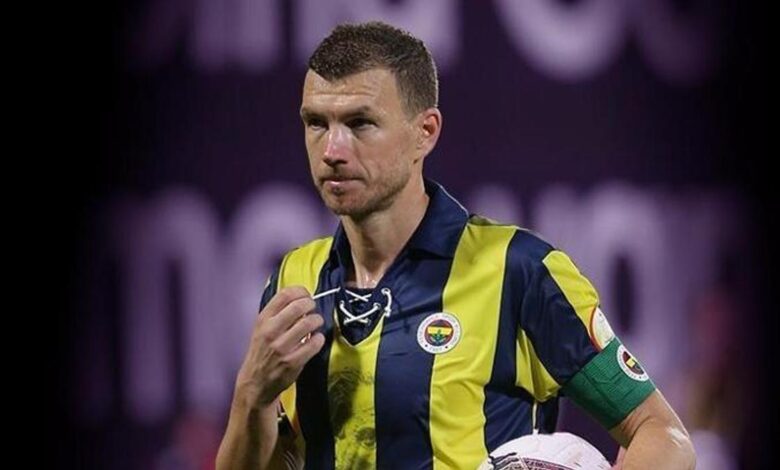 'Fenerbahçe'den ayrılacak mısın?' sorusuna Dzeko'dan şok yanıt: İtalya'dan sürpriz talip 12 'Fenerbahçe'den ayrılacak mısın?' sorusuna Dzeko'dan şok yanıt: İtalya'dan sürpriz talip- Futbol